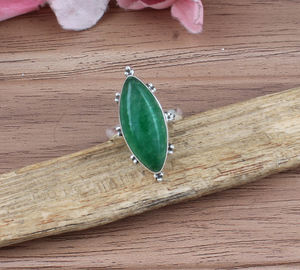 Bague en argent sterling faite à la main Aventurine verte Marquise Gemstone, Bijoux de déclaration uniques Bijoux de déclaration uniques - Product Image 4