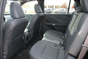 Offre exceptionnelle : Lexus TX 350 Premium AWD d'occasion 2024 - Product Image 4