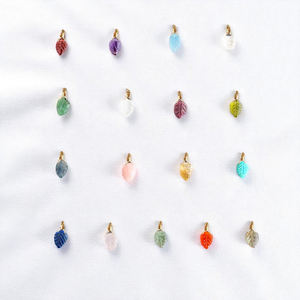 Feuille Sculpture Cristal Quartz Charme Pendentif À La Main Sculpture Pierre Précieuse Pendentif Bijoux Charme En Pierre Naturelle - Product Image 2