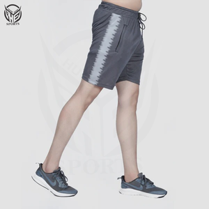 Shorts de sport pour hommes, longueur genou, 100% coton molletonné, taille élastique, écologiques et à séchage rapide, couleur unie, logo personnalisable - Product Image 4