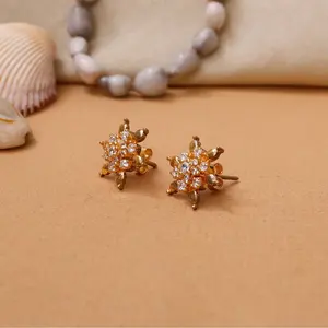 Pendientes de Botón Florales con Diamantes, Joyería de Aro de Oro de 18K para Mujer, Diseño Floral Moderno para Compromiso, Certificado GIA - Product Image 3