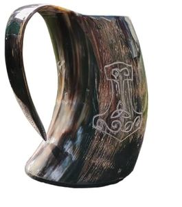 Elegante Taza de Cuerno de Buey Hecha a Mano con Acabado Pulido Natural, Construcción Resistente y Agarre Cómodo para Beber Cerveza, Uso en Bares y como Juego de Regalo - Product Image 1