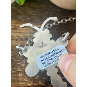 Collier libellule religieux en argent sterling avec turquoise, corail et or Sonoran, motif insecte, perle et diamant, par Andrew James – Cadeau - Product Image 6