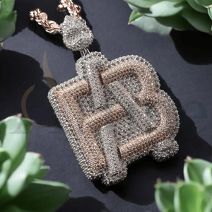 Hip Hop corte redondo Moissanite Vvs claridad diamante hecho a mano encanto helado diamante colgante en 14 Kt blanco y oro rosa - Product Image 1