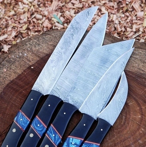 Couverts de cuisine Ensemble de couteaux de chef 5 pièces avec lames en acier damas Finition brossée Orientation réglable Poignées en résine - Product Image 4