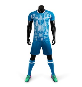 Uniforme de fútbol azul personalizado OEM 2025, conjunto de uniformes de fútbol con patrones geométricos de poliéster con sublimación personalizada y nombre de marca - Product Image 1