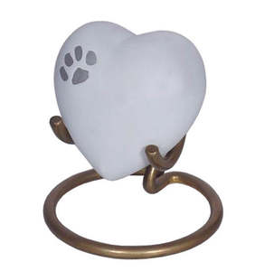Urna de recuerdo en forma de corazón de Metal de estilo americano urna conmemorativa con estampado de pata grabada de latón para función de cremación de cenizas humanas y Mascotas - Product Image 3