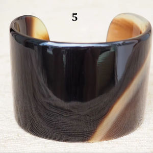 Bracelets en corne de buffle naturelle, fabrication artisanale de bijoux en corne de buffle - Product Image 1