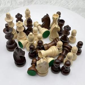 Juego de Ajedrez de madera de gran tamaño con elegante acabado pulido y piezas de estilo Staunton para regalo y decoración de lujo - Product Image 3