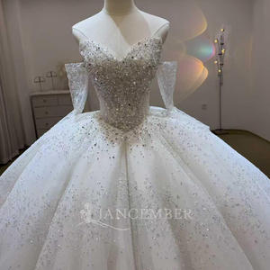 Robe de mariée moderne JJ124, coupe longue, style cœur, avec dentelle, fleurs en cristal et manches courtes pour femme - Product Image 3