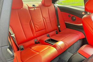 SUV de Lujo Usado 2024, Potente Motor Turboalimentado, 2 Puertas, Transmisión Automática, Auto de Alto Rendimiento con Techo Panorámico y Características Premium - Product Image 4