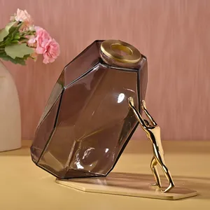 Florero de Metal hecho a mano de estilo nórdico Premium, pieza de centro de mesa minimalista moderna para decoración de bodas - Product Image 3