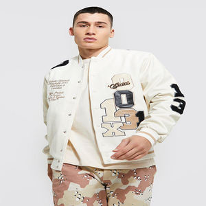 Veste de baseball universitaire brodée avec logo personnalisé, veste Letterman universitaire en tissu de laine respirant avec col à capuche pour l'hiver - Product Image 4