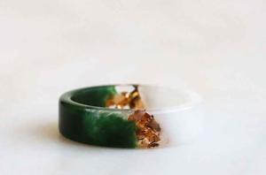 แหวนเรซิ่นอะคริลิกรูปทรงกลม แหวนทำมือ แหวนแห่งความรัก เครื่องประดับสำหรับงานปาร์ตี้ผู้หญิง ขายส่งราคาดีที่สุด - Product Image 2