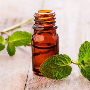 100% Pure Organic Peppermint Essential Oil (Mentha Arvensis) Bulk Quantity Hair OEM Supply Isar Brand 5kg MOQ 3-Year <b>Shelf</b> Life - Product Image 1