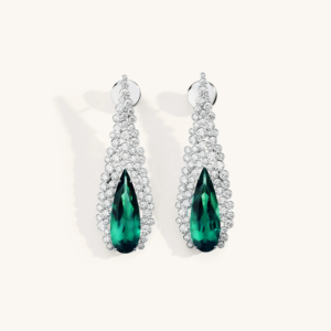 Boucles d'oreilles pendantes de luxe en platine et émeraude, serties de diamants pavés - Product Image 2