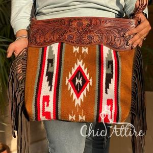 Meilleure vente couverture de selle usinée à la main sac à bandoulière en cuir véritable pour femmes bandoulière usinée occidentale dissimuler sac à main de transport - Product Image 1