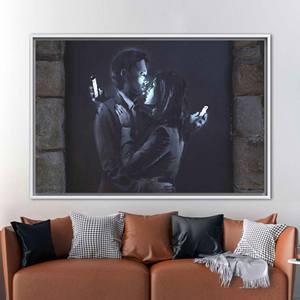 ภาพพิมพ์บนผ้าใบสำหรับคนรักโทรศัพท์มือถือของแบงก์ซี่ - ของตกแต่งผนังสมัยใหม่,1P:กรอบสีขาว - Product Image 1