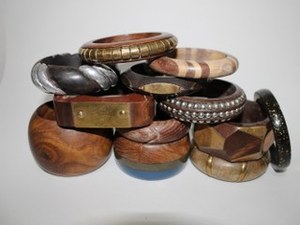 Brazalete de madera en diseño de madera segmentado Brazalete de madera en nueva moda Diseño elegante para mujeres Tradnary - Product Image 4
