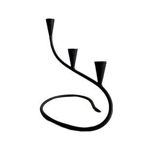 Soporte de vela de hierro Acabado antiguo Tamaño estándar Portavelas de diseño moderno y portavelas para decoración del hogar - Product Image 2