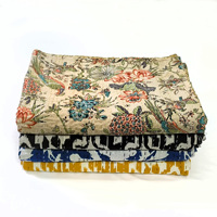 Lit de couette Kantha en coton nouvellement brodé imprimé à motifs pour une utilisation en hôtel