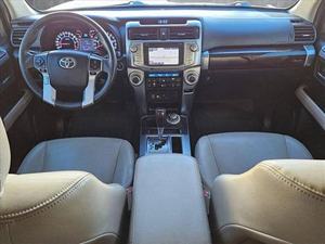 Toyota 4 Runner LIMITED 2017 d'occasion - Product Image 2