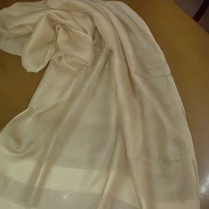 Pañuelo Cuadrado de Rayón Ligero y Personalizable en Color para Mujer, de Longitud Media, Accesorio de Moda Elegante para Primavera y Verano - Product Image 3