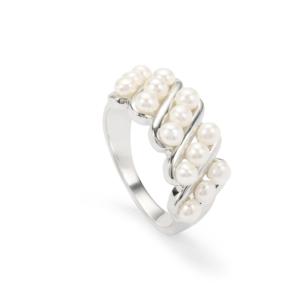 Bague en argent sterling avec perle de culture d'eau douce de 3 mm - Product Image 1