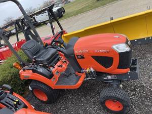 Bomba y Caja de Cambios Nuevas y Usadas de Alta Calidad para Tractor Agrícola BX1880 4x4 de 12HP - Product Image 2