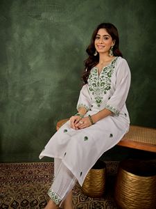 ชุดคุर्ตาและกางเกงขายาวผ้าไหมผสมสำหรับผู้หญิง ดีไซน์โดดเด่น นุ่มสบาย สง่างาม สไตล์ชาติพันธุ์ เหมาะสำหรับทุกฤดูกาล ราคาประหยัด - Product Image 4