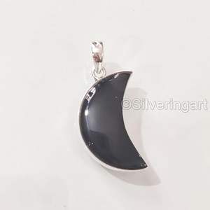 Colgante de Plata de Ley 925 con Piedra Preciosa de Ónice Negro Natural, Piedra de Nacimiento de Diciembre, Luna Creciente, Joyería Hecha a Mano - Product Image 2