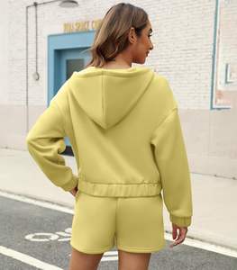 Conjunto de pantalones cortos de moda para un estilo de vida activo - Product Image 3