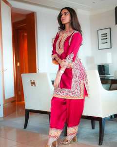 Beau costume de mariage de style indien pakistanais pour femmes avec travail de point chinois pour la fête - Product Image 3