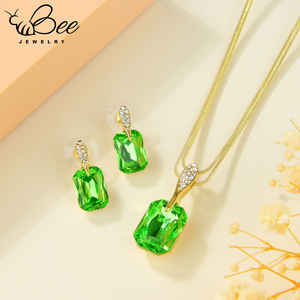 Parures de bijoux pour femmes avec grandes boucles d'oreilles pendantes en cristal carré, ensembles de colliers en pierre naturelle en or 14 carats pour femmes - Product Image 5