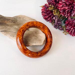 Bracelet jonc en ambre fait main 56 mm, jonc en ambre brun vintage ; forme circulaire, polissage lisse, jonc brun vieilli - Product Image 3