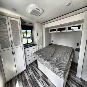 J-a-y-c-o Jay F-l-i-g-h-t S-l-x 2-8-0-F-K-S d'occasion 2026 à vendre - Product Image 1