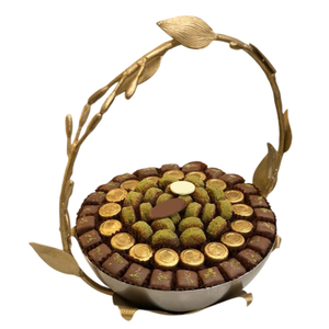 Élégant bol décoratif en métal doré à poignée florale bol de service à chocolat de qualité supérieure présentoir à desserts pour les fêtes ou tout événement - Product Image 6