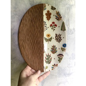 Plato de servir de madera pulido a mano para uso decorativo Ideal para decoración del hogar y estilo de fotografía de alimentos - Product Image 1