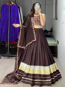 Navratri Spacial Rayon Coton Avec Gamthi Mirror Work Lehenga Choli Fabricant Et Fournisseur De Surat - Product Image 4
