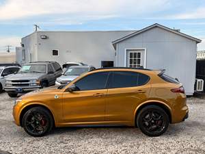 2022 AI-FAR R0ME0 Stelvio Quad-ri-for-glio Turbo Sedán Automático con Techo Solar, Faros Delanteros, Cámara Trasera 360, Asientos Eléctricos - Product Image 5