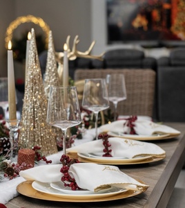 Une célébration de la lumière Le rôle des illuminations dans les fêtes de Noël - Product Image 1