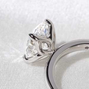 Anillo de compromiso de moissanita de corte ovalado de 10x8mm | Solitario de cuatro puntas | OEM de joyería fina de Boda nupcial de oro y plata - Product Image 5