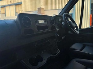 Mercedes-Benz Sprinter 2023 con Interni VIP, Conversione Diesel Euro6, 8 Posti, 150 CV, 2.0L 4 Cilindri, Guida a Destra, Trasmissione Manuale - Product Image 3