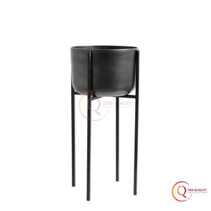 Última Colección de Alta Calidad: Florero Metálico Costero con Soporte, Ligero, Hecho a Mano y Modelos Actualizados para Decoración de Interiores - Product Image 1