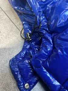 เสื้อแจ็คเก็ตผู้ชายสไตล์ลำลองสำหรับฤดูหนาว อุ่นสบาย เป็นมิตรกับสิ่งแวดล้อม แบบเสื้อเบลเซอร์ บุผ้าแบบควิลท์ ผ้าซาติน กันน้ำ กันยับ แห้งเร็ว ปิดด้วยซิป - Product Image 2