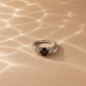 Bague Victoria Garnet à trois pierres en platine, taille Asscher Radiant Émeraude avec accents en forme de poire, bijoux fins faits à la main - Product Image 4