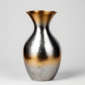 Jarrón de diseñador NovaBloom, jarrón de Metal de diseño con acabado de bronce alto Opulent Grace, exquisito acento hecho a mano para decoración del hogar - Product Image 3