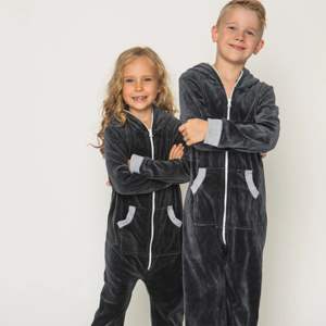 Nouvelle arrivée 2024 meilleure qualité à la mode enfants Onesie Zipper Fleece-Confortable et douillet-Parfait pour se prélasser et dormir - Product Image 4
