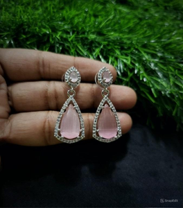 BOUCLES D'OREILLES DE STYLE CLASSIQUE DE DIAMANT AMÉRICAIN TRADITIONNEL ET À LA MODE PLAQUÉ-BOUCLES D'OREILLES DE CADEAUX D'ANNIVERSAIRE ET DE NOËL - Product Image 1