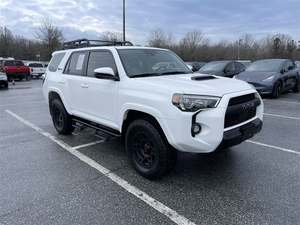 Toyota 4Runner TRD Pro 4WD 2020 / Disponible à la vente avec faible kilométrage, moteur essence, véhicule d'occasion en excellent état et sans accident - Offre exceptionnelle - Product Image 4